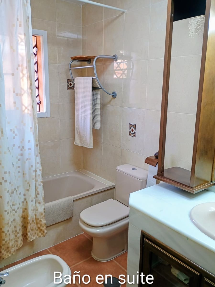 3 slaapkamer Rijtjeshuis te koop in Rincon de la Victoria met zwembad garage - € 485.000 (Ref: 9800327)