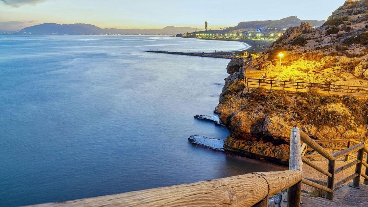 3 slaapkamer Rijtjeshuis te koop in Rincon de la Victoria met zwembad garage - € 485.000 (Ref: 9800327)