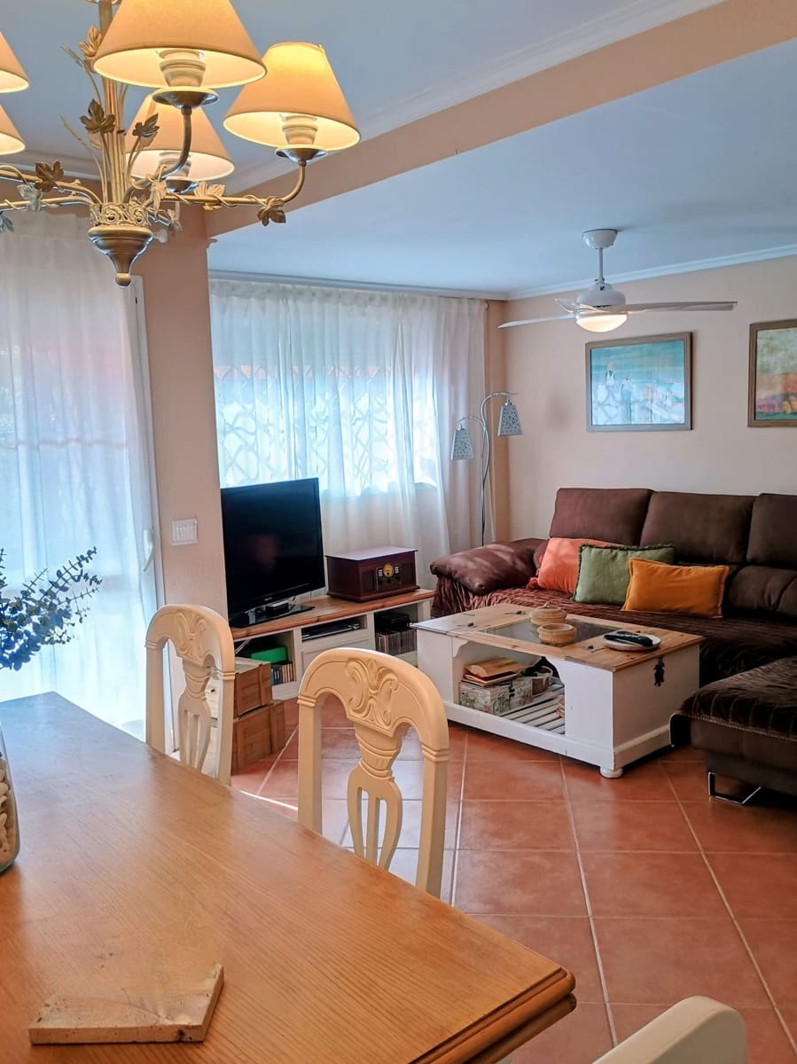 3 slaapkamer Rijtjeshuis te koop in Rincon de la Victoria met zwembad garage - € 485.000 (Ref: 9800327)