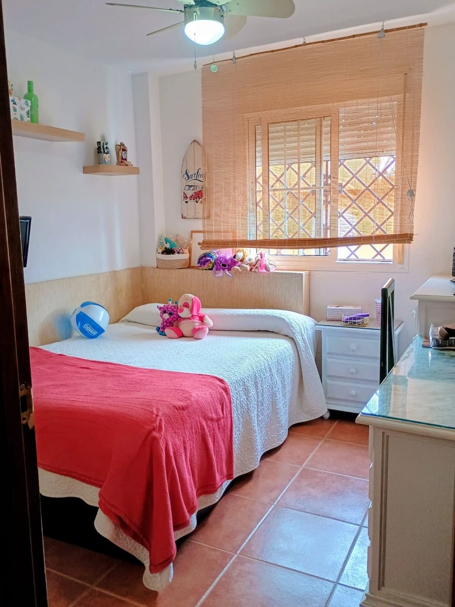 3 slaapkamer Rijtjeshuis te koop in Rincon de la Victoria met zwembad garage - € 485.000 (Ref: 9800327)