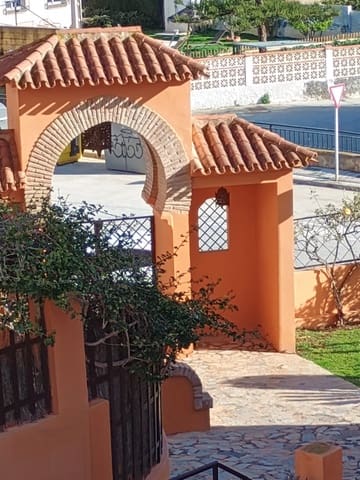 3 slaapkamer Rijtjeshuis te koop in Rincón de la Victoria met zwembad garage - € 485.000 (Ref: 9800327)