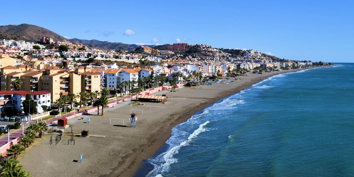 3 slaapkamer Rijtjeshuis te koop in Rincon de la Victoria met zwembad garage - € 485.000 (Ref: 9800327)