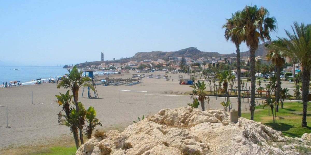 3 slaapkamer Rijtjeshuis te koop in Rincon de la Victoria met zwembad garage - € 485.000 (Ref: 9800327)