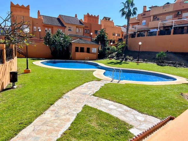 3 slaapkamer Rijtjeshuis te koop in Rincón de la Victoria met zwembad garage - € 485.000 (Ref: 9800327)