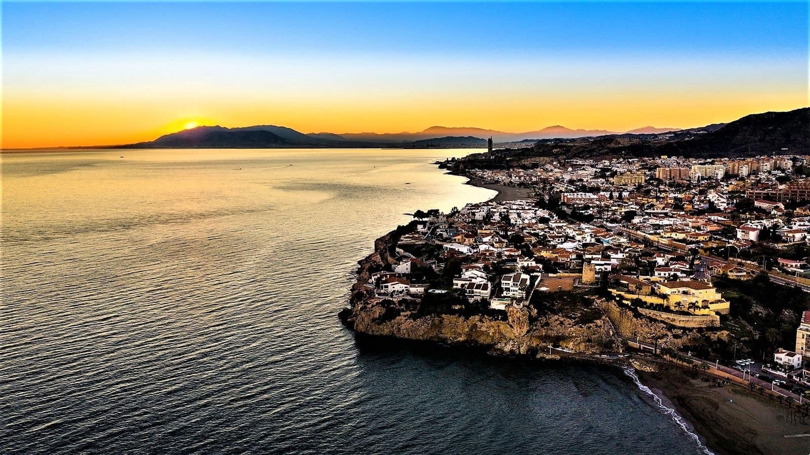 3 slaapkamer Rijtjeshuis te koop in Rincon de la Victoria met zwembad garage - € 485.000 (Ref: 9800327)