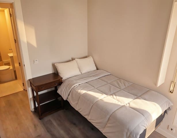 Piso de 2 habitaciones en Niño Jesús, Madrid ciudad en alquiler - 2.000 € (Ref: 9802888)