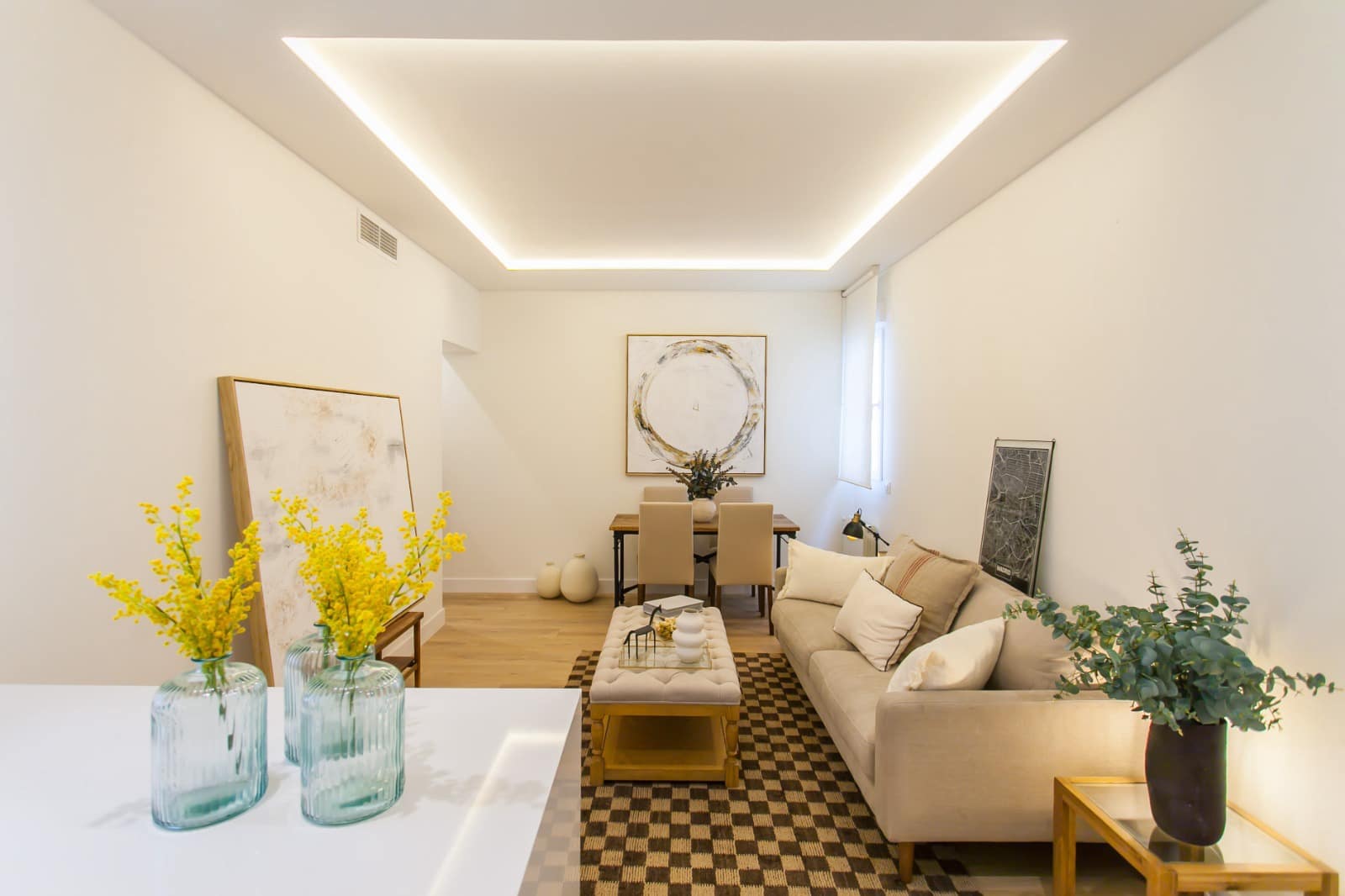 Piso de 2 habitaciones en Madrid ciudad en alquiler - 2.500 € (Ref: 9802920)