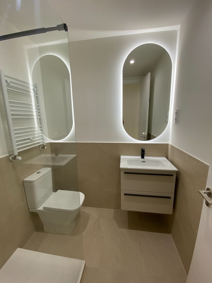 Piso de 2 habitaciones en Madrid ciudad en alquiler - 2.700 € (Ref: 9802920)