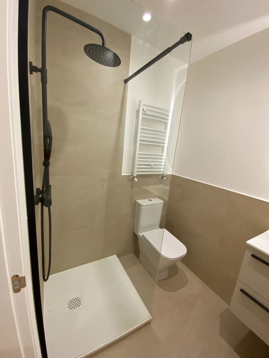 Piso de 2 habitaciones en Madrid ciudad en alquiler - 2.700 € (Ref: 9802920)