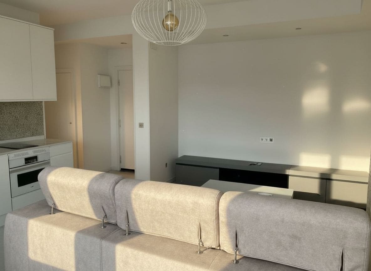 2 bedroom Flat for rent in Madrid city with garage - € 1,800 (Ref: 9829898)