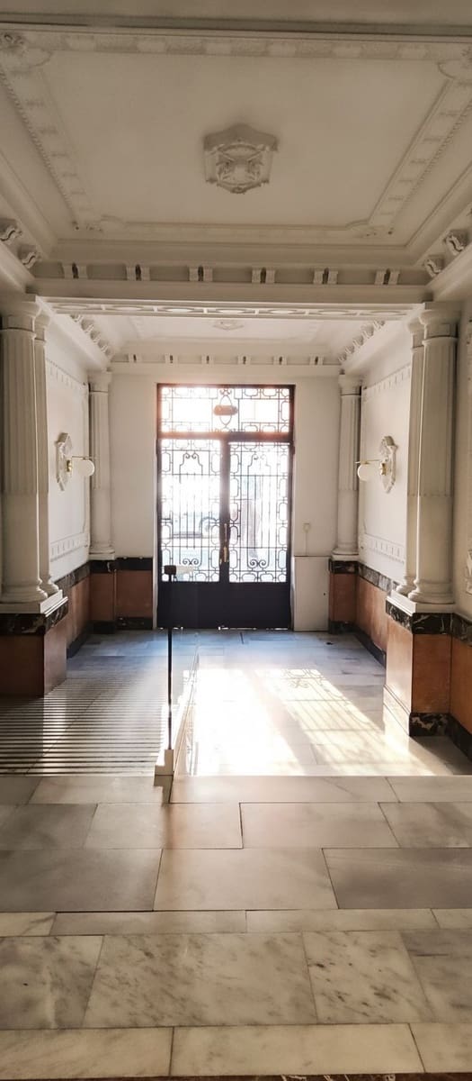Apartamento de 2 habitaciones en Madrid ciudad en alquiler - 1.900 € (Ref: 9911795)