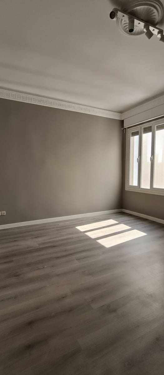 Apartamento de 2 habitaciones en Madrid ciudad en alquiler - 1.900 € (Ref: 9911795)