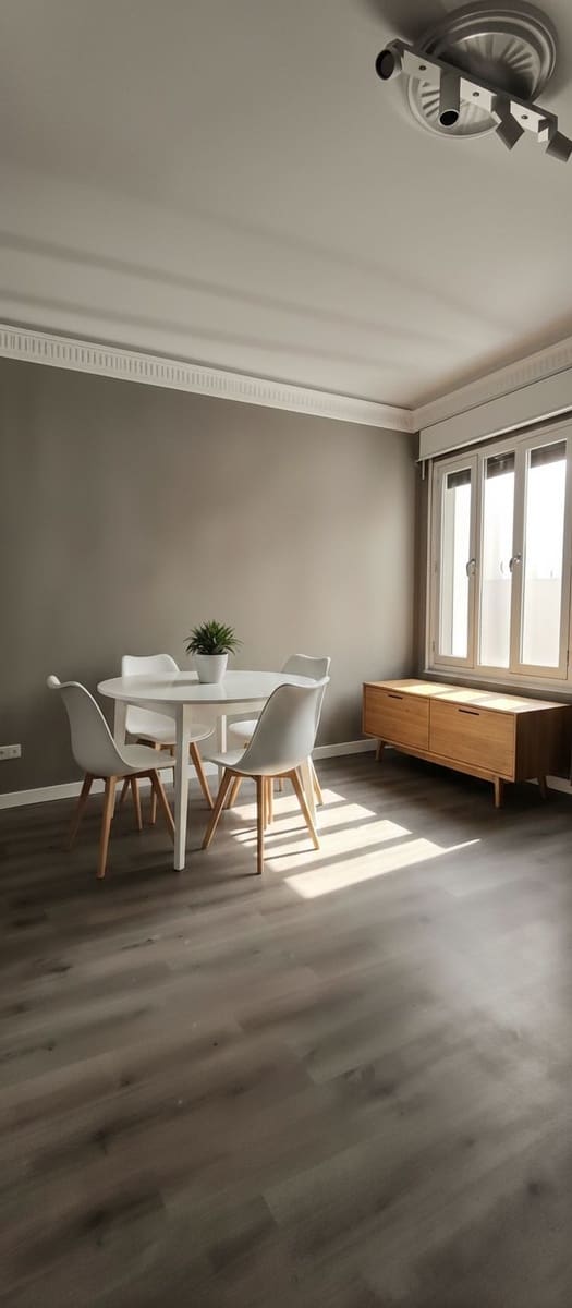 Apartamento de 2 habitaciones en Madrid ciudad en alquiler - 1.900 € (Ref: 9911795)