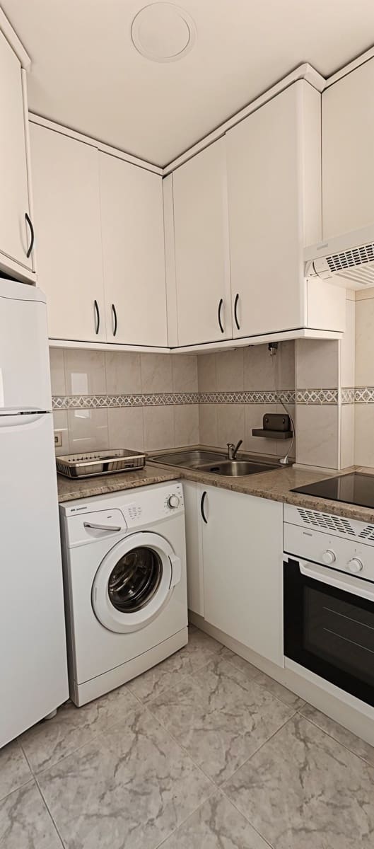 Apartamento de 2 habitaciones en Madrid ciudad en alquiler - 1.900 € (Ref: 9911795)