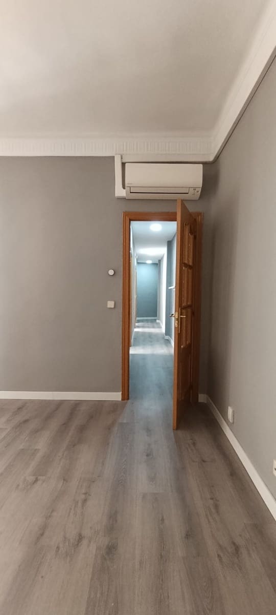 Apartamento de 2 habitaciones en Madrid ciudad en alquiler - 1.900 € (Ref: 9911795)