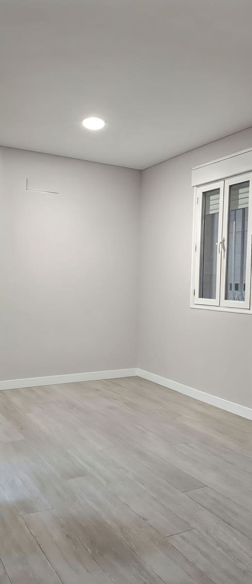 Apartamento de 2 habitaciones en Madrid ciudad en alquiler - 1.900 € (Ref: 9911796)