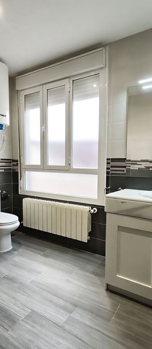 Apartamento de 2 habitaciones en Madrid ciudad en alquiler - 1.900 € (Ref: 9911796)