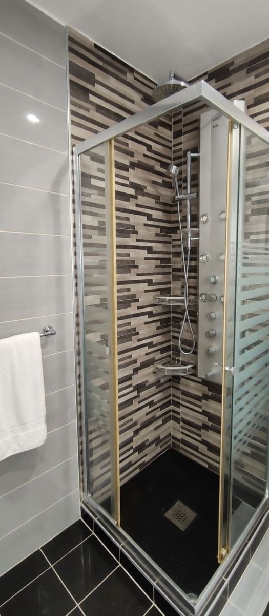 Apartamento de 2 habitaciones en Madrid ciudad en alquiler - 1.900 € (Ref: 9911796)