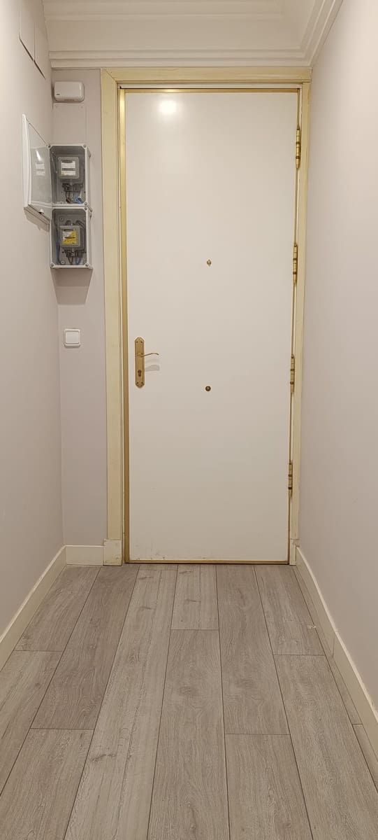 Apartamento de 2 habitaciones en Madrid ciudad en alquiler - 1.900 € (Ref: 9911796)