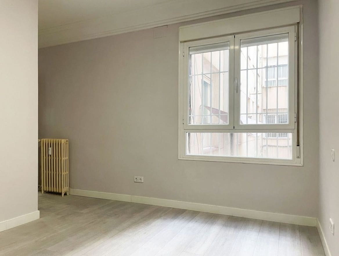 Apartamento de 2 habitaciones en Madrid ciudad en alquiler - 1.900 € (Ref: 9911796)