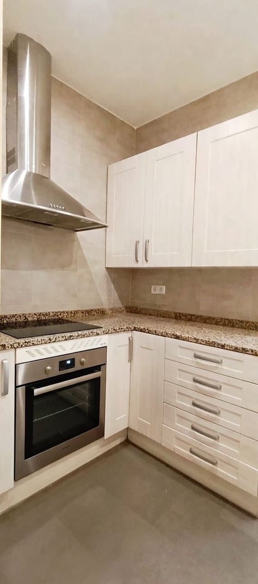 Appartement de 2 chambres à louer à Madrid ville - 1 900 € (Ref: 9918734)