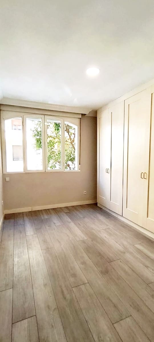 Appartement de 2 chambres à louer à Madrid ville - 1 900 € (Ref: 9918734)