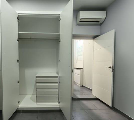 2 soveværelse Studio til leje i Sol, Madrid by - € 1.300 (Ref: 9958874)