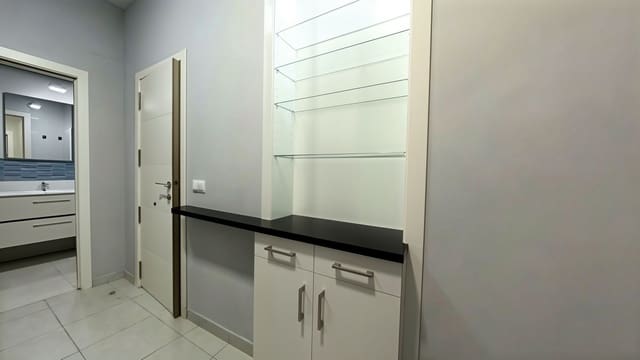 2 soveværelse Studio til leje i Sol, Madrid by - € 1.300 (Ref: 9958874)