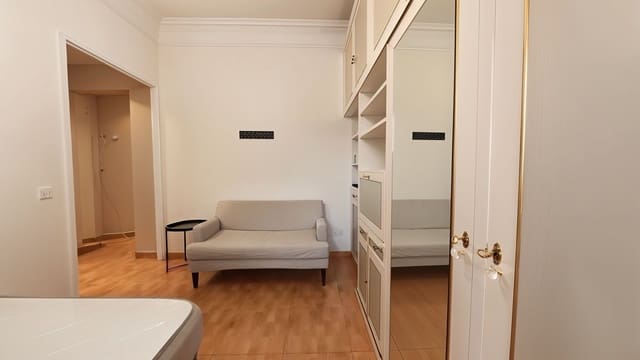 Studio de 1 chambre à louer à Ibiza, Madrid ville - 1 300 € (Ref: 9958875)