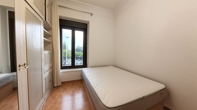 Studio de 1 chambre à louer à Ibiza, Madrid ville - 1 300 € (Ref: 9958875)