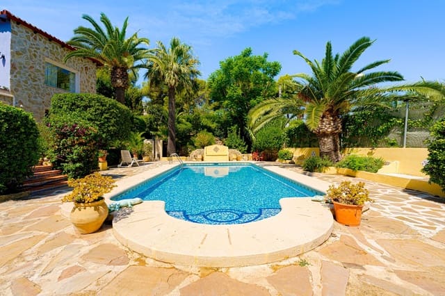 Chalet de 4 habitaciones en Javea / Xàbia en venta con piscina - 795.000 € (Ref: 10030140)