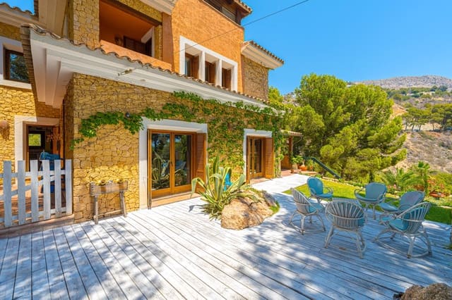 4 bedroom Villa for sale in Altea - € 1,900,000 (Ref: 9819520)