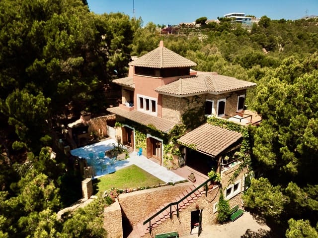 4 bedroom Villa for sale in Altea - € 1,900,000 (Ref: 9819520)