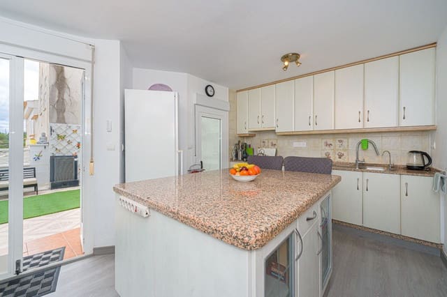 2 camera da letto Villetta Bifamiliare in vendita in La Nucia con piscina garage - 268.000 € (Rif: 9819524)