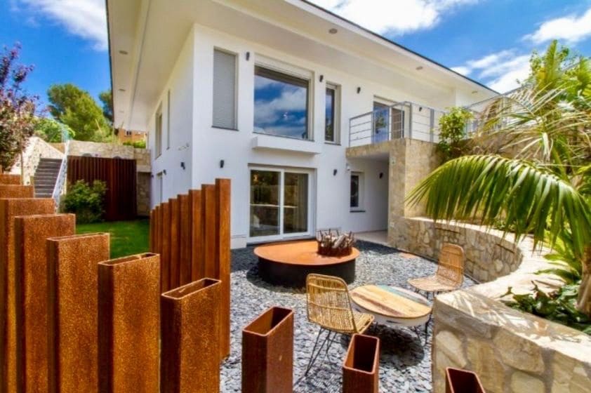 3 bedroom Villa for sale in Altea la Vella - € 2,200,000 (Ref: 9819526)