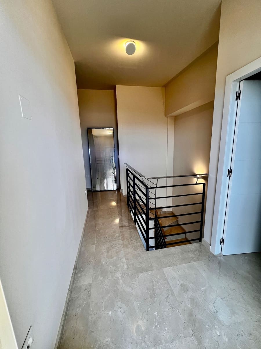3 bedroom Apartment for sale in Finestrat - € 450,000 (Ref: 9819527)