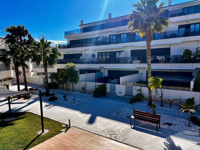 Casa de 4 habitaciones en Finestrat en venta con piscina garaje - 495.000 € (Ref: 9819530)