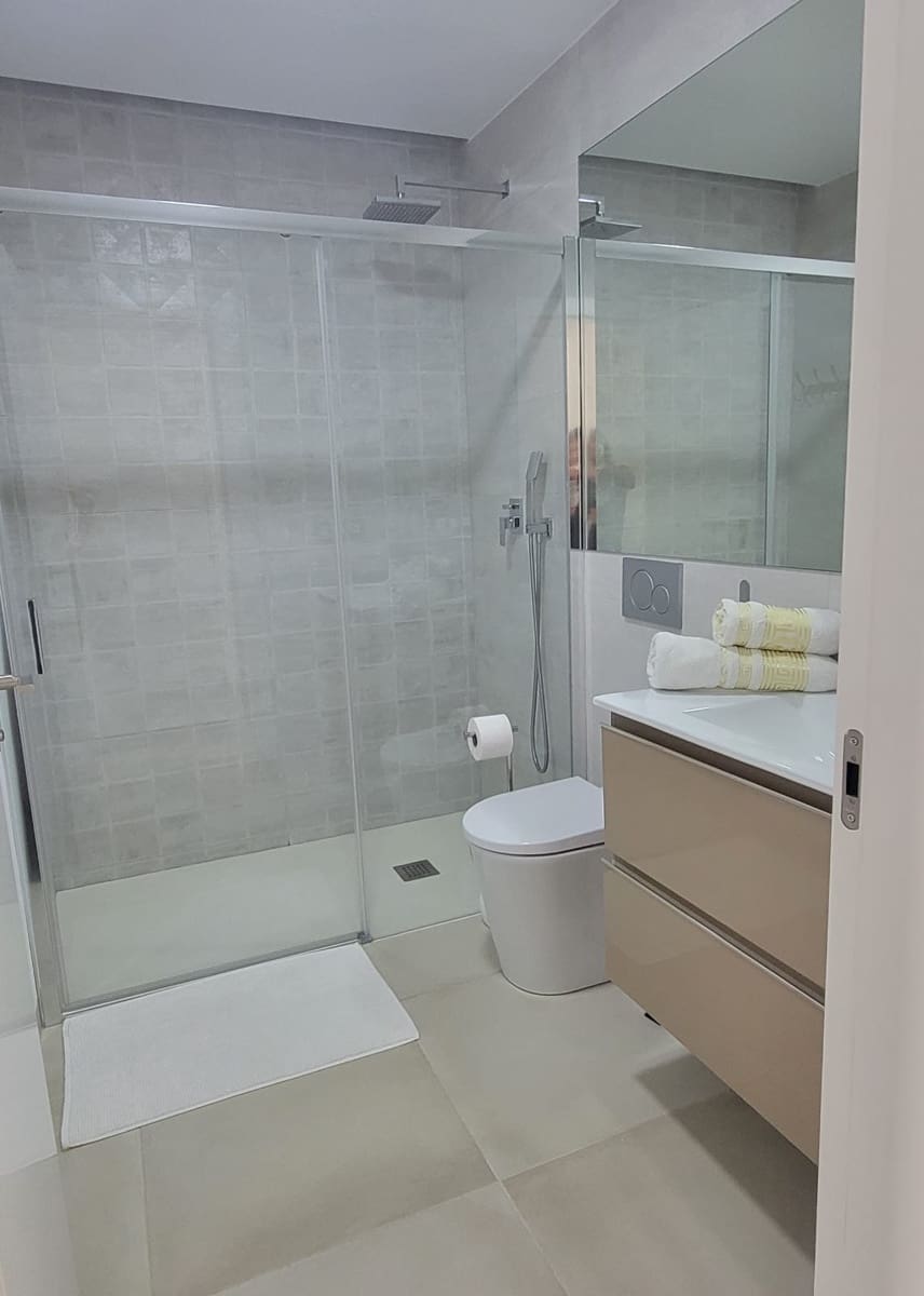 2 bedroom Apartment for holiday rental in Finestrat with pool garage - € 700 (Ref: 9802563)