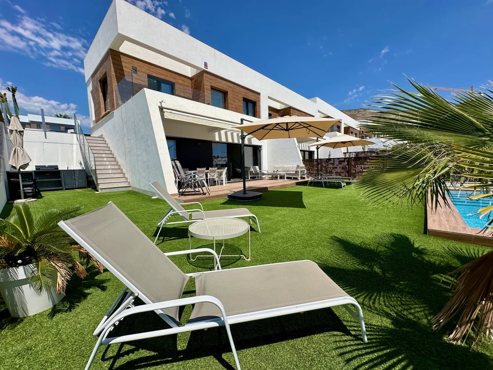 3 Zimmer Villa zu vermieten in Finestrat mit Garage - 3.750 € (Ref: 9802738)