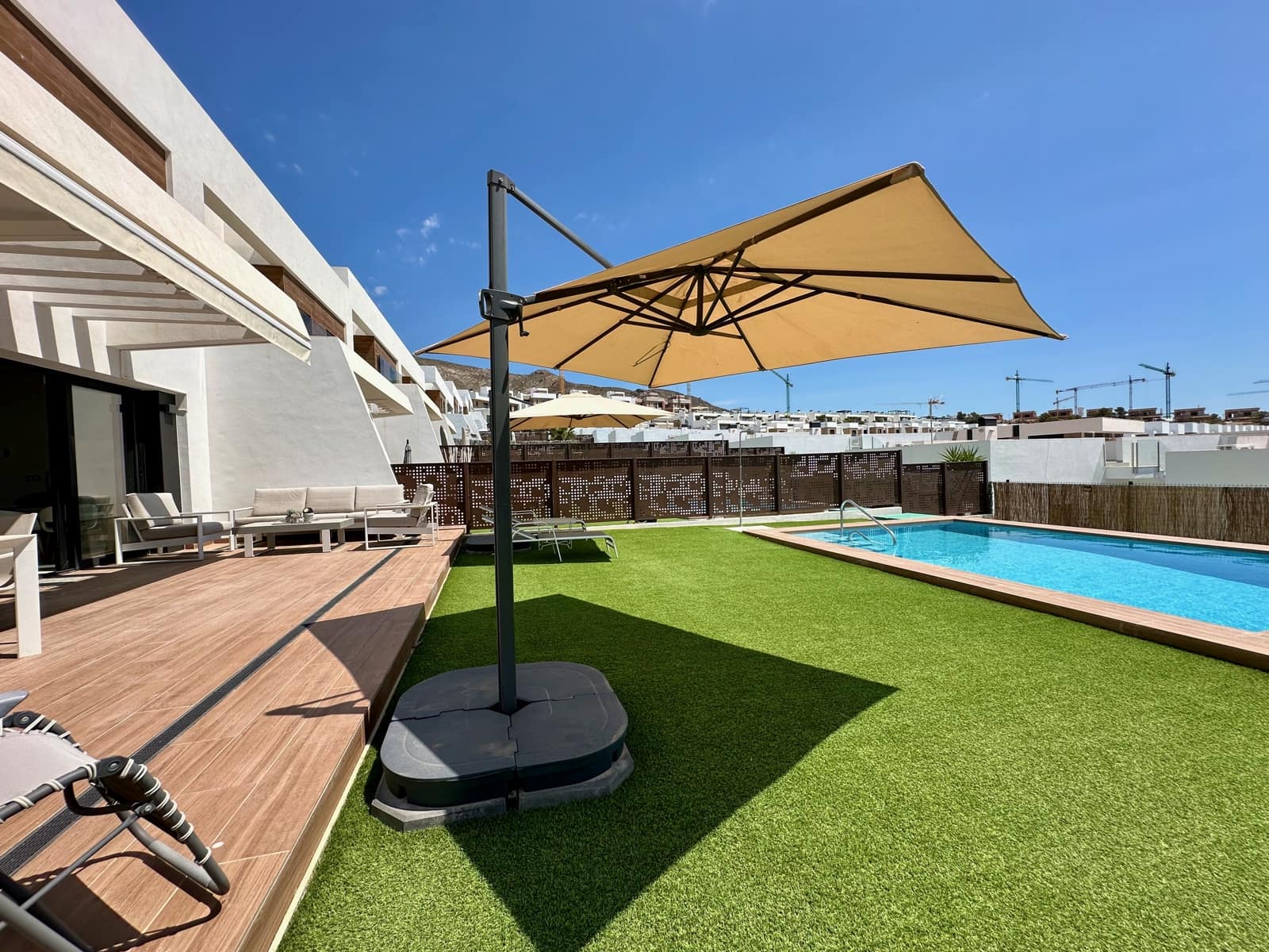 3 Zimmer Villa zu vermieten in Finestrat mit Garage - 3.750 € (Ref: 9802738)