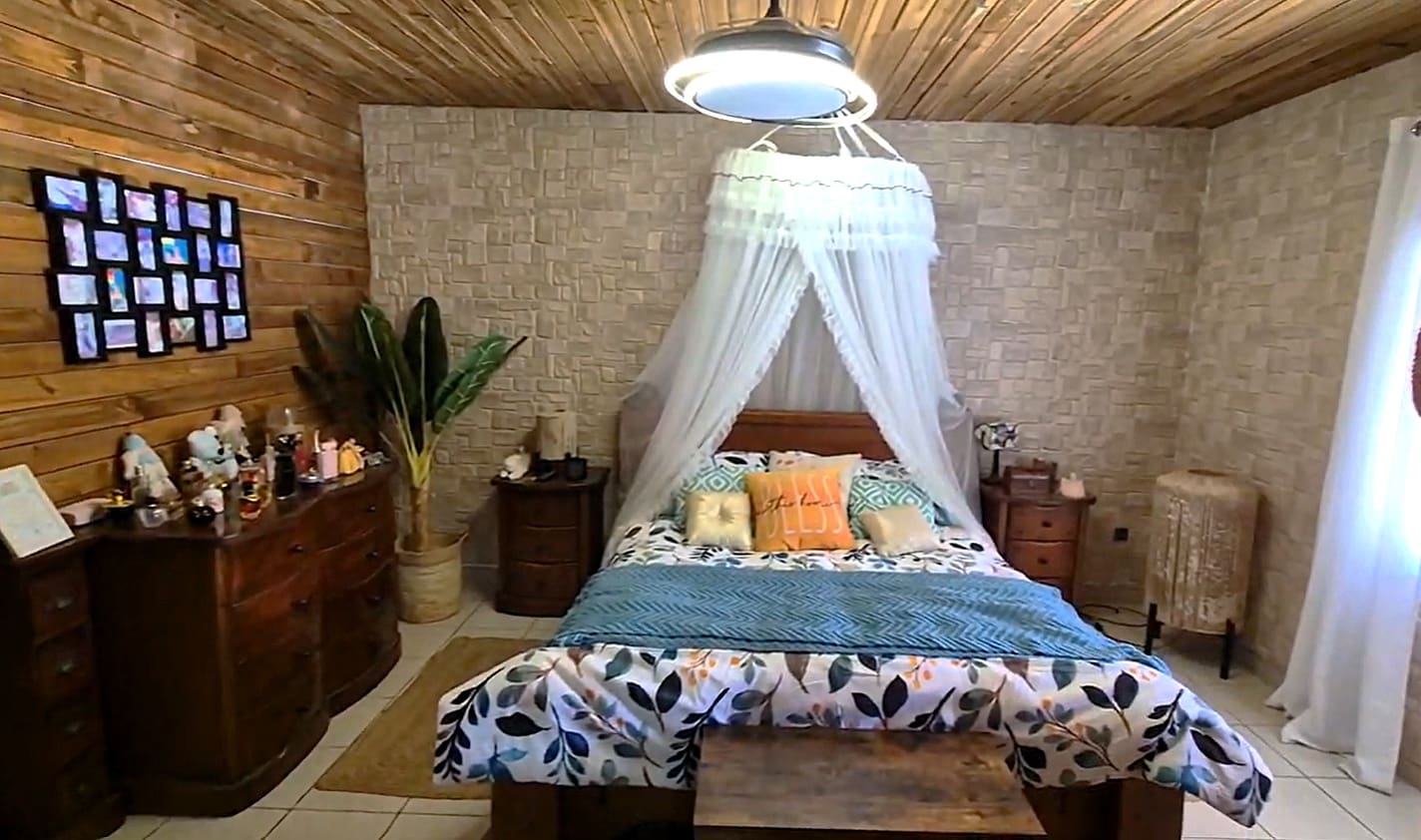 3 bedroom Bungalow for sale in Torrellano with pool garage - € 499,000 (Ref: 9826926)