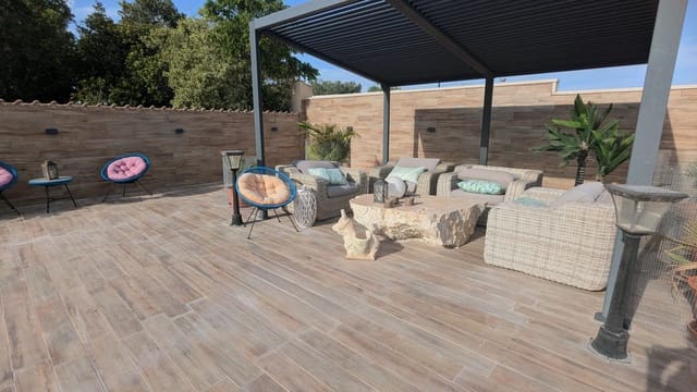 3 bedroom Bungalow for sale in Torrellano, Elche / Elx with pool garage - € 499,000 (Ref: 9826926)