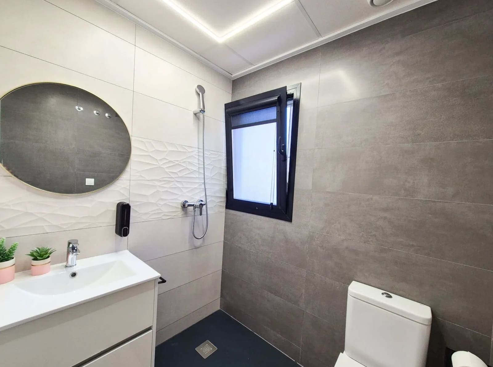 3 bedroom Apartment for sale in Elche / Elx with pool - € 355,355 (Ref: 9830260)
