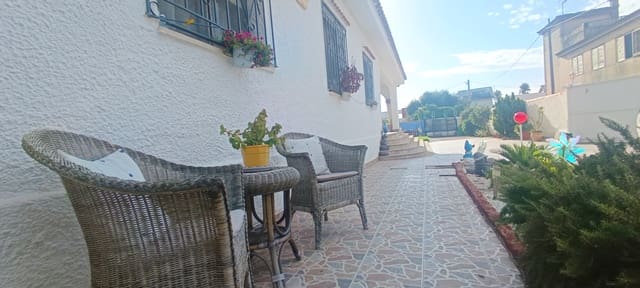 4 soverom Villa til salgs i Vinaròs med svømmebasseng garasje - € 350 000 (Ref: 10155763)