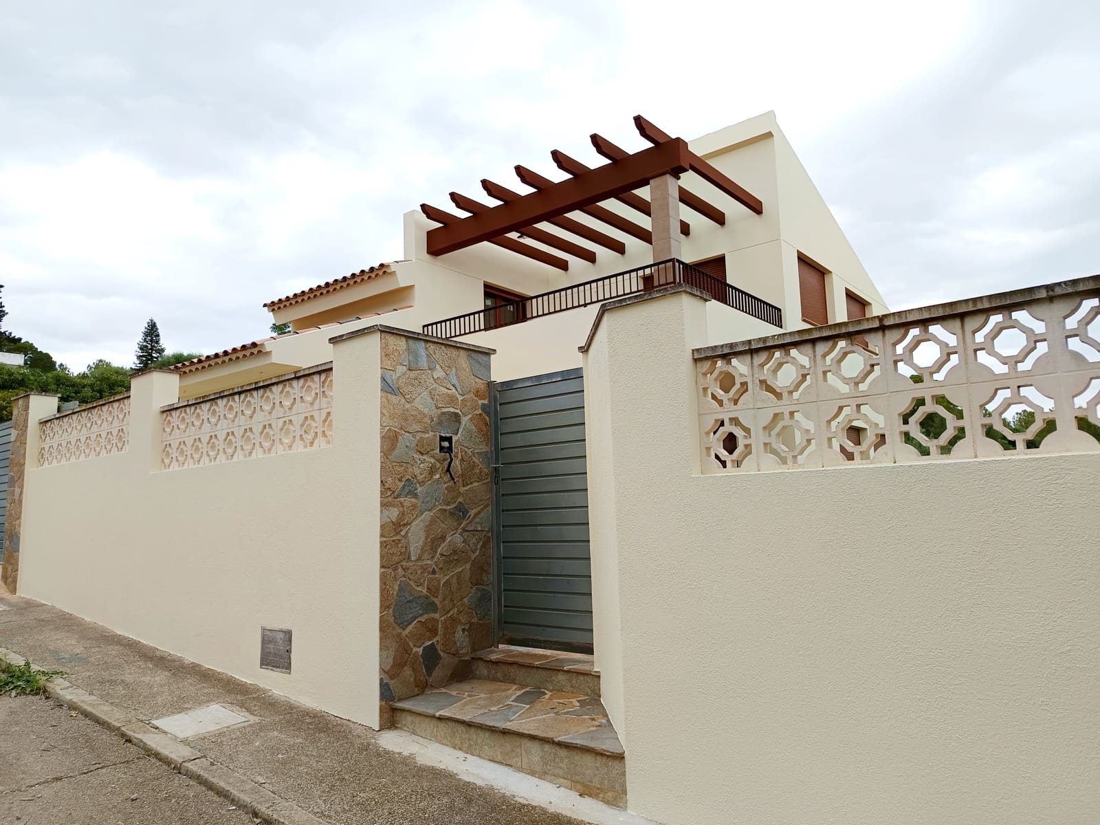 3 bedroom Villa for sale in Benicarlo with garage - € 335,000 (Ref: 9858381)