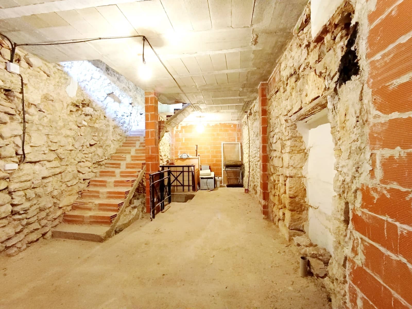 Townhouse for sale in Cervera del Maestre / Cervera del Maestrat - € 55,000 (Ref: 9858386)