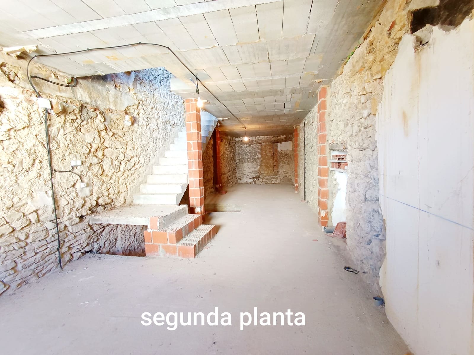 Townhouse for sale in Cervera del Maestre / Cervera del Maestrat - € 55,000 (Ref: 9858386)