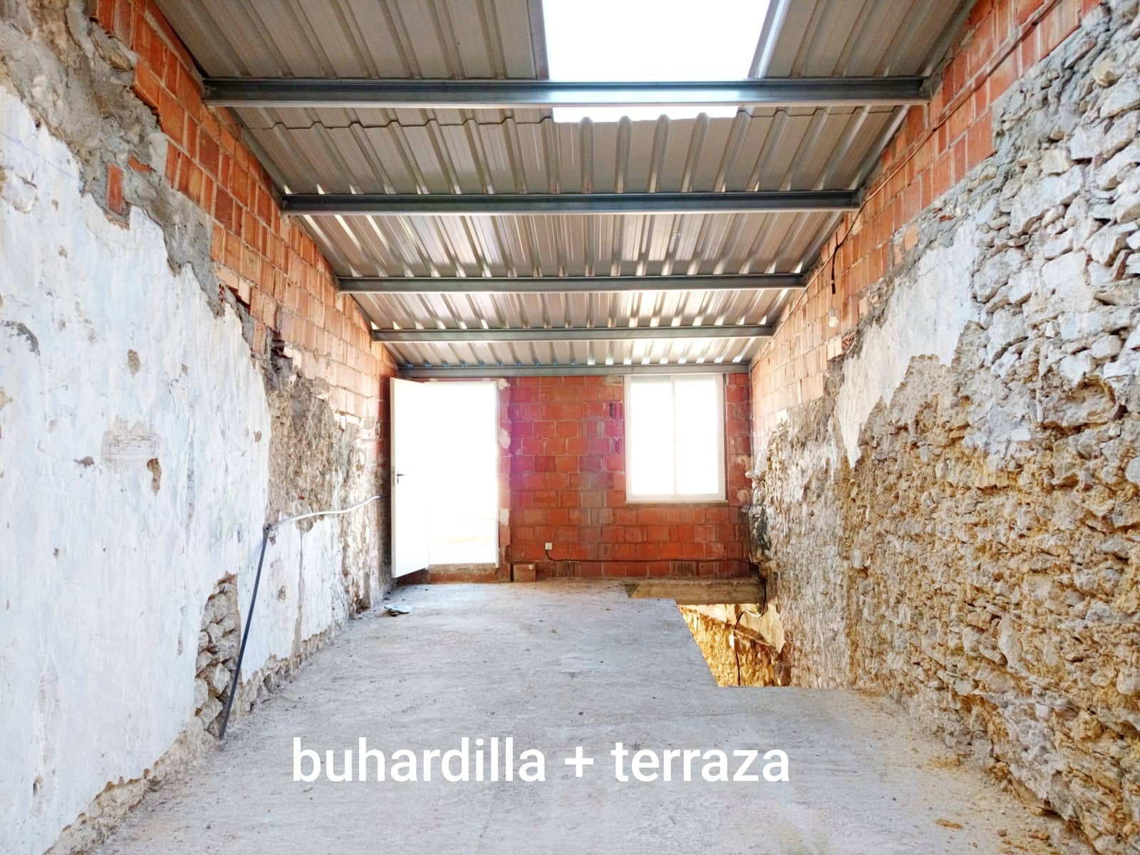 Townhouse for sale in Cervera del Maestre / Cervera del Maestrat - € 55,000 (Ref: 9858386)