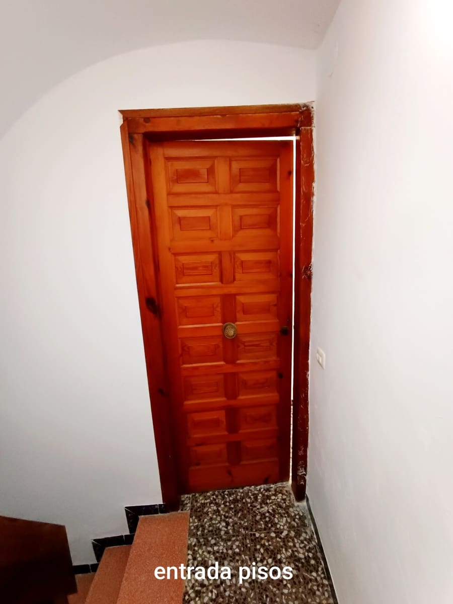 6 sypialnia Dom na sprzedaż w Calig z garażem - 114 000 € (Ref: 9858387)