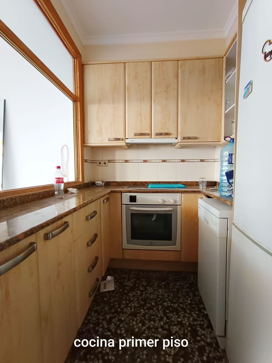 6 sypialnia Dom na sprzedaż w Calig z garażem - 114 000 € (Ref: 9858387)